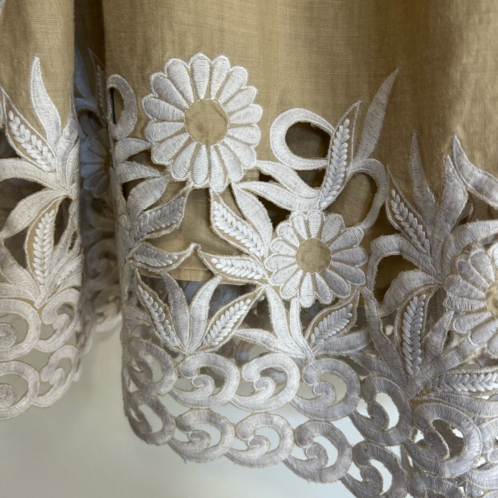 Tan and white linen dress - Picture 6 of 6